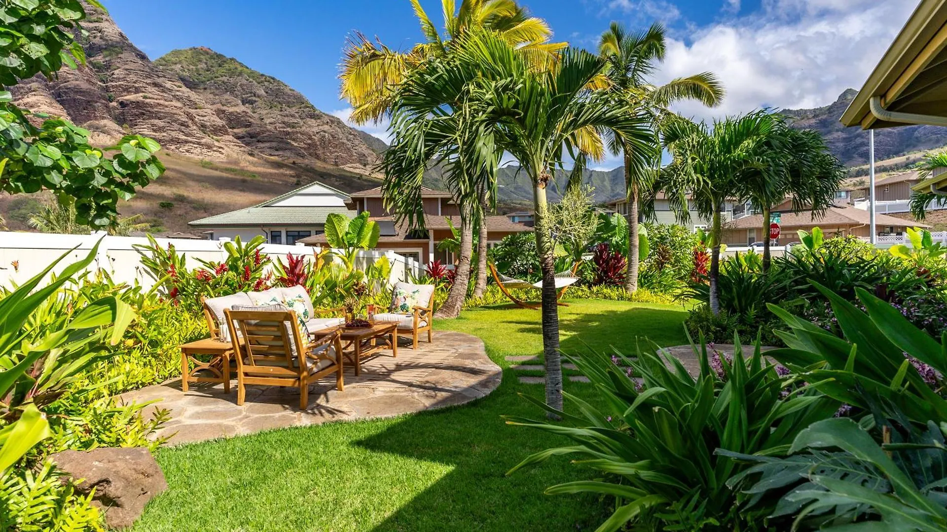 @Marbella Lane - 7Br Home W/ Mountain+Ocean Views Waianae